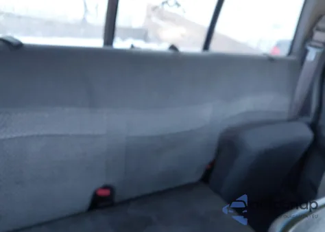 2001 Ford F-150 Lariat/Xl/Xlt z USA, uszkodzony, nr VIN 1FTRX18L01NA26738